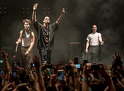 Zespół LANY, w którym gra Jake Goss